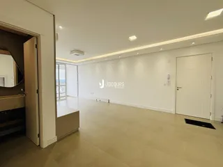 Hall de entrada de um imóvel em Lajeado, Brasil.
