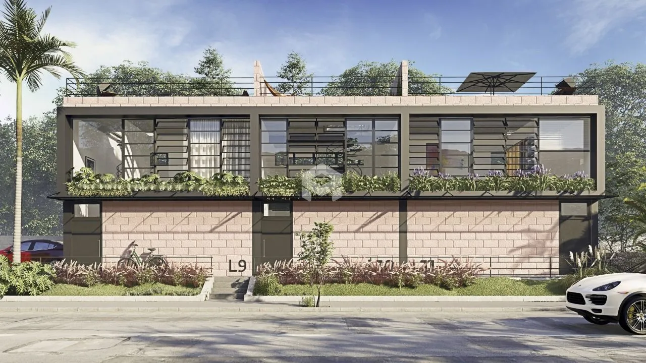Fachada de uma residência moderna com grandes janelas em Lajeado.