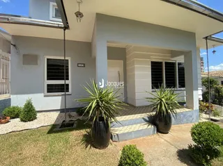 Fachada externa de uma casa em Lajeado, Brasil.