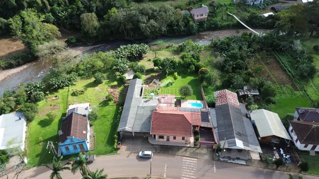 Casa com 4 dormitórios