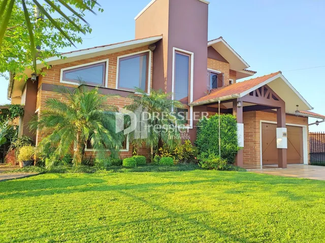 Casa com 3 dormitórios