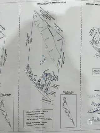Desenho técnico de um lote com medidas e limites de propriedade em Lajeado, Brasil.