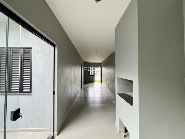 Corredor interno de um imóvel em Lajeado, Brasil.
