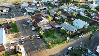 Vista aérea de casas em um bairro residencial em Lajeado.