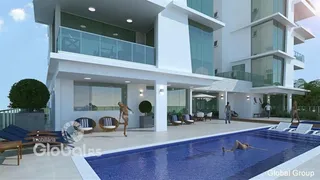 Fachada de um imóvel moderno com piscina e área externa em Lajeado.