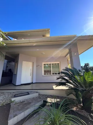 Casa com 3 dormitórios