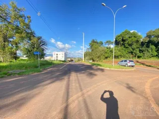 Uma foto de uma estrada asfaltada em Lajeado, Brasil.