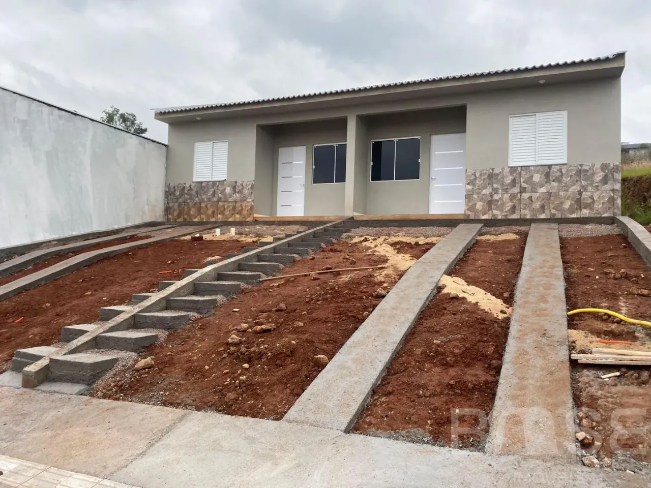 Casa geminada com 2 dormitórios, foto 1