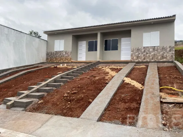 Casa geminada com 2 dormitórios
