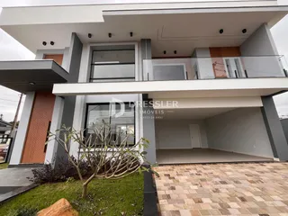 Fachada moderna de uma residência em Lajeado, Brasil.