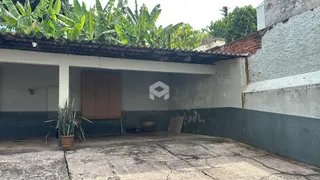 Vista da fachada externa de uma residência em Lajeado, Brasil.