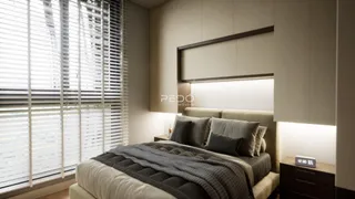 Quarto com janela e armários embutidos.
