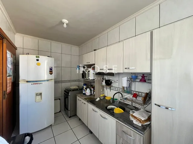 Foto da cozinha de um imóvel em Lajeado, Brasil.