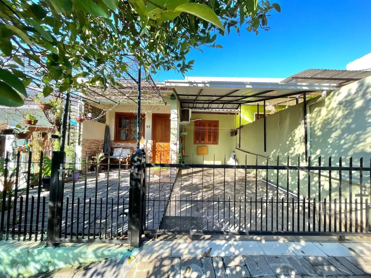 Casa geminada com 2 dormitórios, foto 1