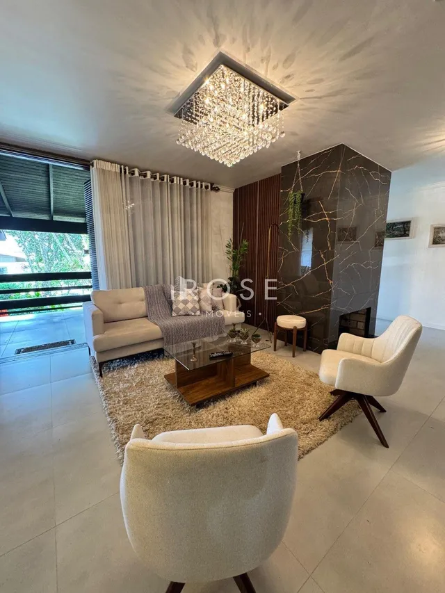 Casa com 5 dormitórios