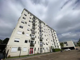 Fachada de um prédio residencial de vários andares em Lajeado, Brasil.