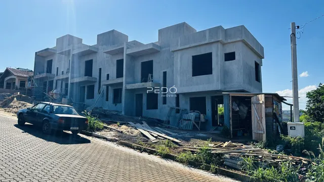 Fachada de uma casa em construção em Lajeado, Brasil.