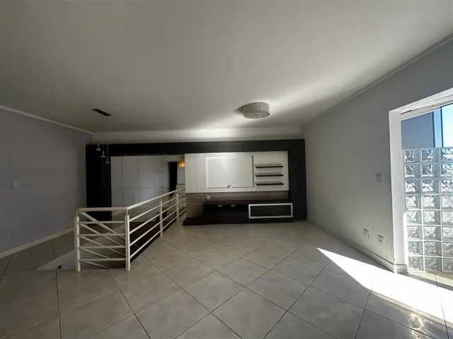 Apartamento com 3 dormitórios, foto 2