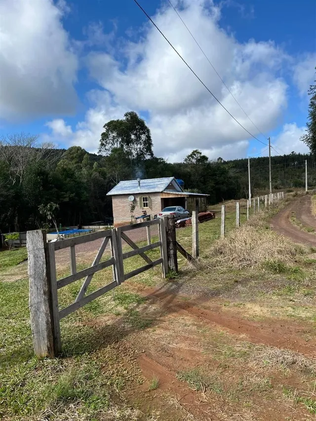 Área rural com 2 dormitórios