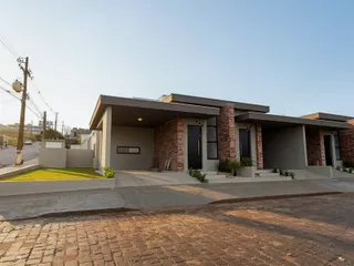 Casa geminada com 2 dormitórios, foto 1
