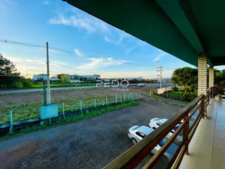 Vista da propriedade em Lajeado, Brasil, mostrando a rua e a paisagem ao fundo.