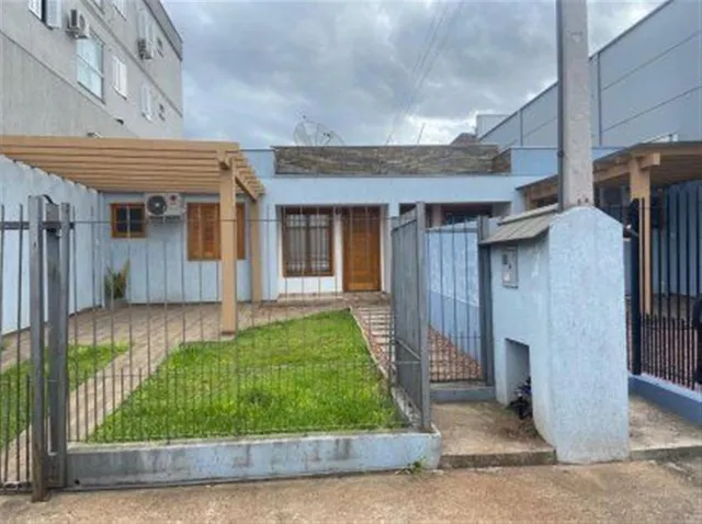 Casa geminada com 2 dormitórios