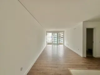 Corredor interno de um imóvel em Lajeado, Brasil.