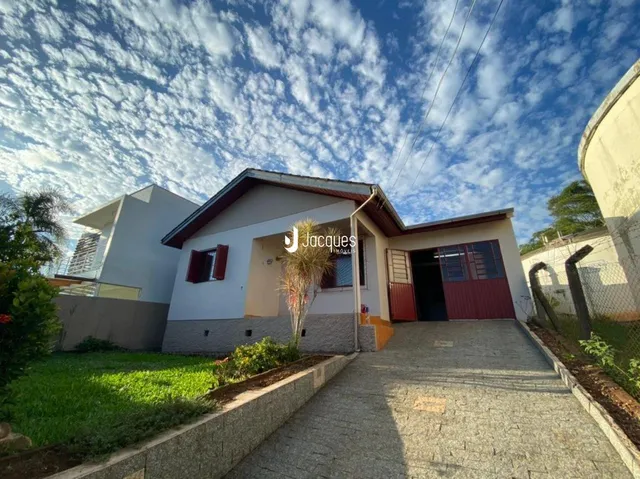 Casa com 4 dormitórios