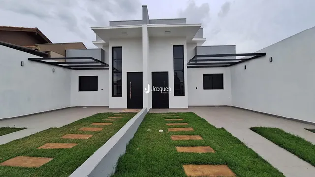 Fachada moderna de uma residência em Lajeado, Brasil.