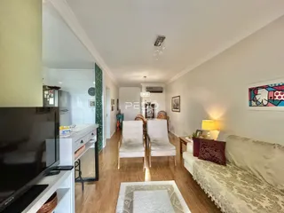 Sala de estar e jantar de um imóvel em Lajeado, Brasil.