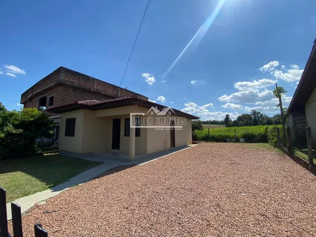 Casa com 2 dormitórios