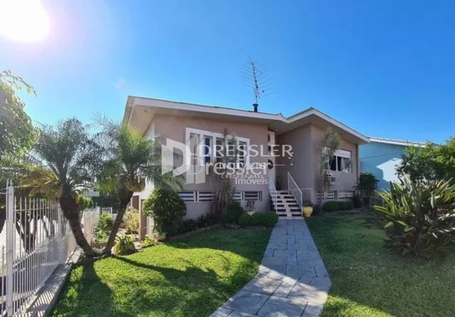 Casa com 4 dormitórios