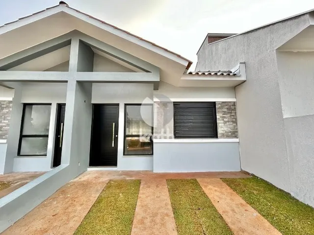Casa geminada com 2 dormitórios