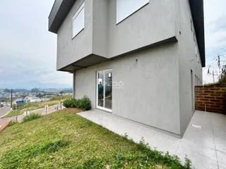 Fachada moderna de um imóvel em Lajeado, Brasil.
