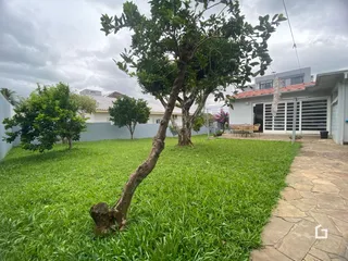 Vista externa do quintal de uma residência em Lajeado, Brasil.