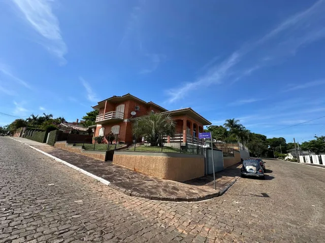 Casa com 4 dormitórios