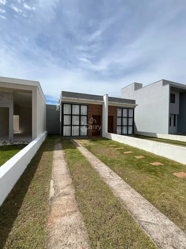 Casa geminada com 2 dormitórios