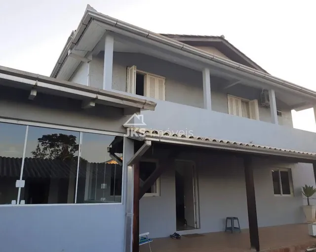 Casa com 2 dormitórios