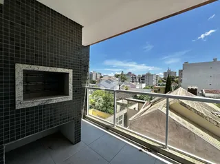 Vista da varanda de um imóvel em Lajeado, Brasil, com vista para a paisagem urbana.