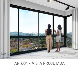Vista projetada de um apartamento com grandes janelas pretas.