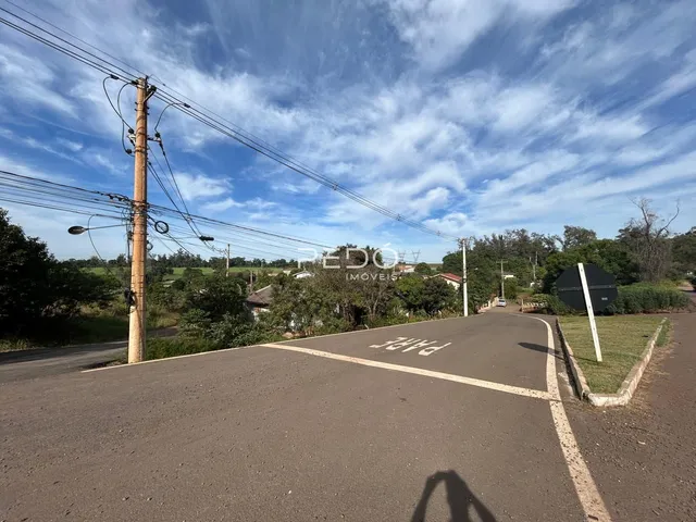 Vista aérea de uma rua residencial em Lajeado, Brasil.