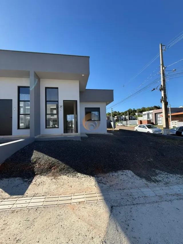 Casa geminada com 2 dormitórios