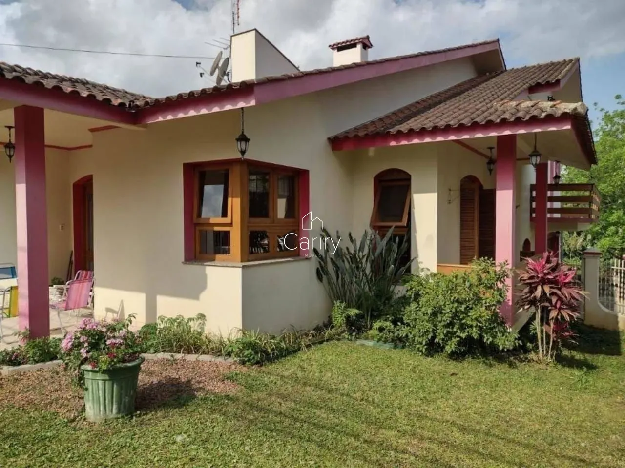 Casa com 4 dormitórios, foto 1