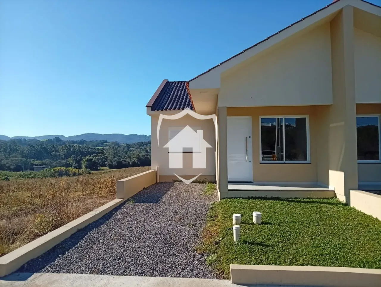 Casa geminada com 2 dormitórios, foto 1