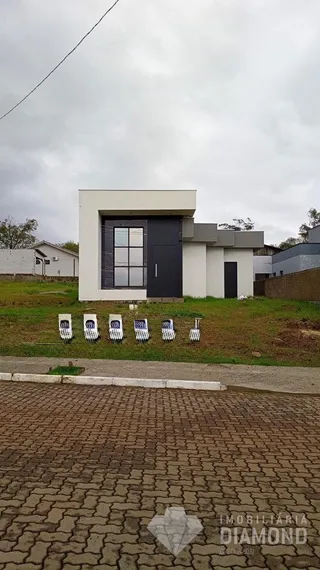 Fachada de uma casa moderna em Lajeado, Brasil.