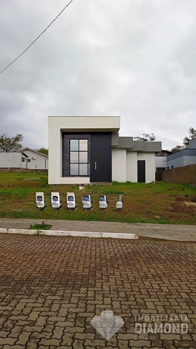 Fachada de uma casa moderna em Lajeado, Brasil.