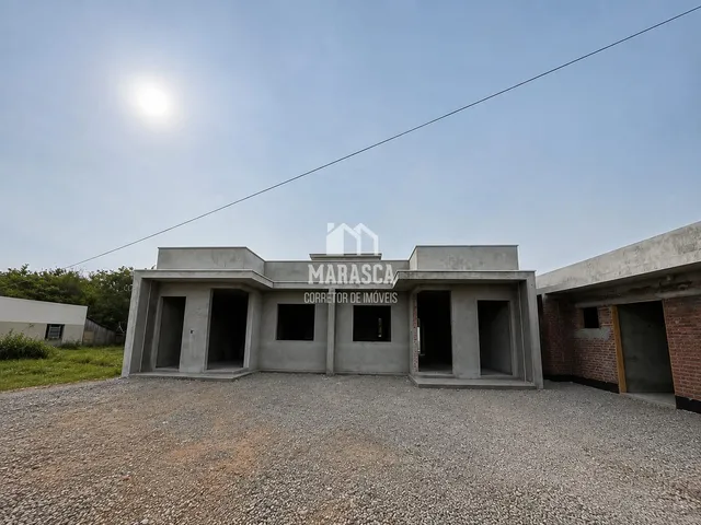 Casa geminada com 2 dormitórios