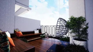 Foto de uma varanda com deck de madeira e mobiliário externo.