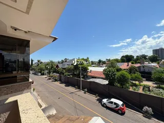 A foto mostra a fachada de um imóvel na rua em Lajeado, Brasil.