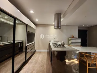 Vista da cozinha e sala de jantar de um imóvel em Lajeado.